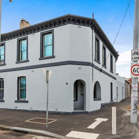Work Sleep Live Melbourne Bed & Breakfast ภายนอก รูปภาพ
