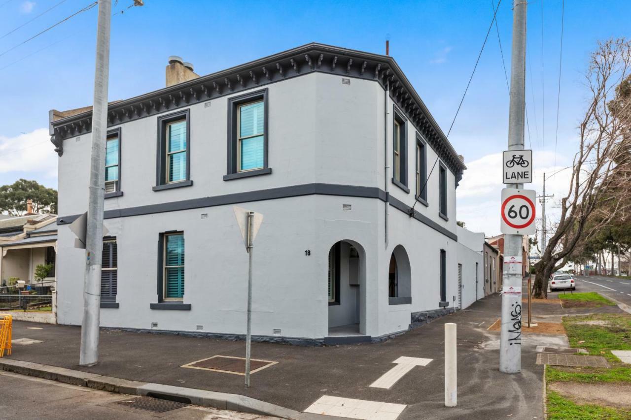 Work Sleep Live Melbourne Bed & Breakfast ภายนอก รูปภาพ