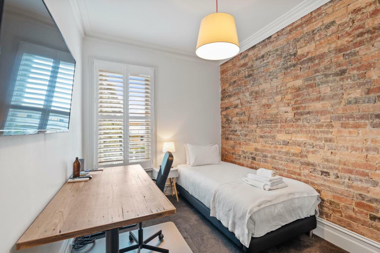 Work Sleep Live Melbourne Bed & Breakfast ภายนอก รูปภาพ