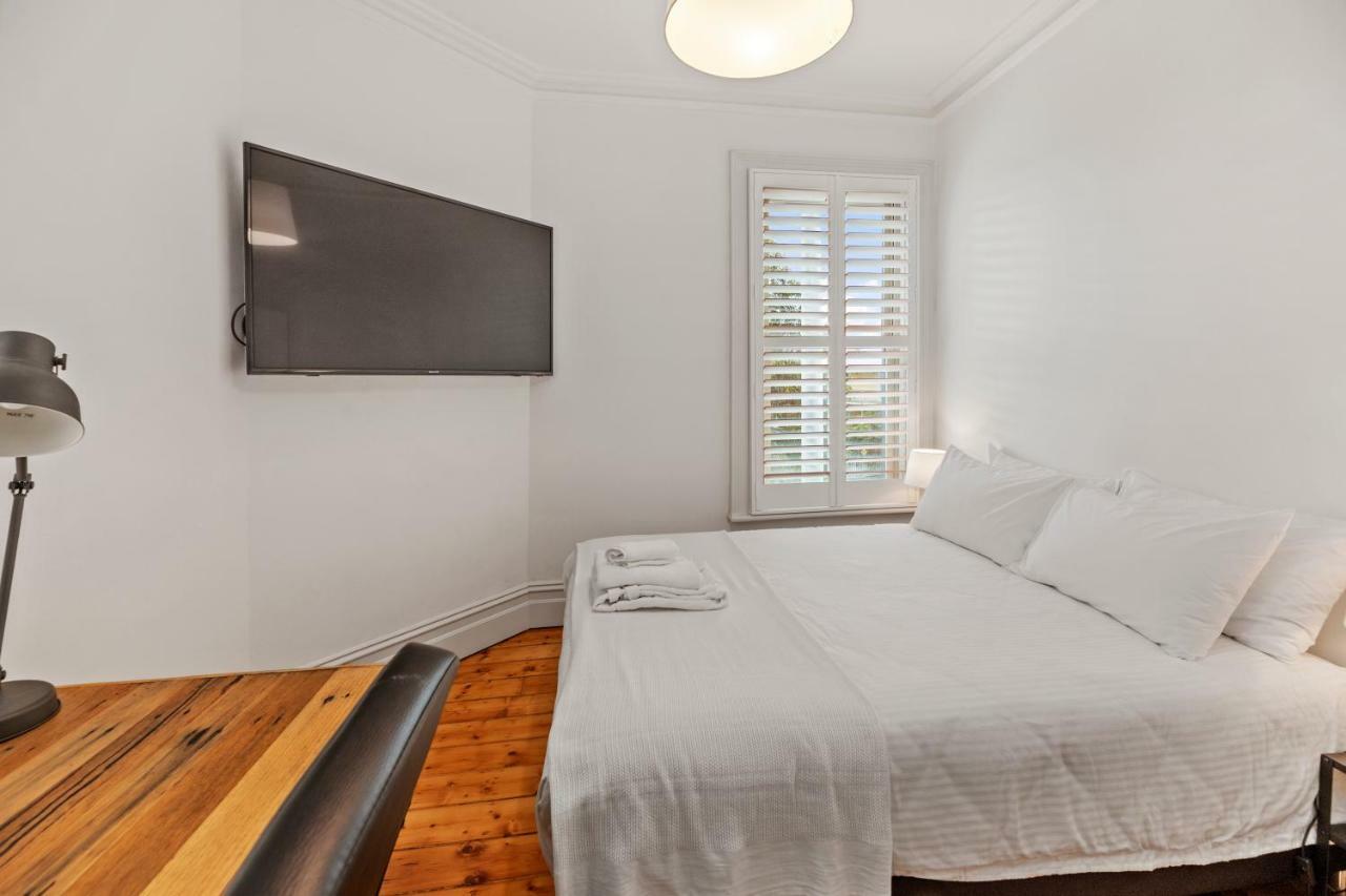 Work Sleep Live Melbourne Bed & Breakfast ภายนอก รูปภาพ